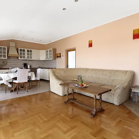 Dundic アパート マカルスカ