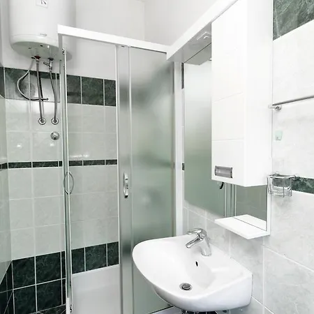 アパート Dundic マカルスカ