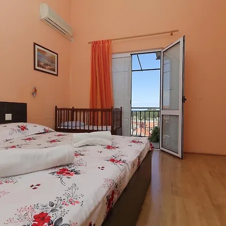 Dundic Lägenhet Makarska