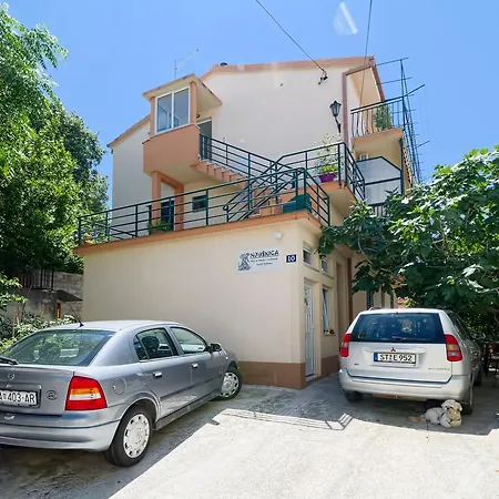 Dundic Apartment Makarska